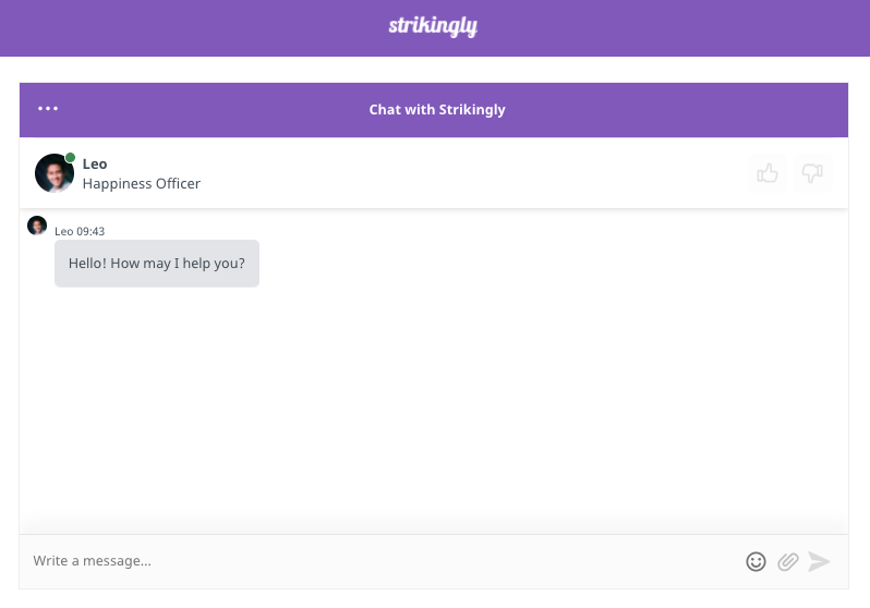 Screenshot showing Strikingly live chat window Screenshot showing Strikingly live chat window